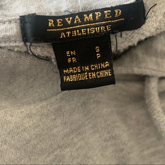 ❤️2/$15 or 3/$20 - Revamped Cropped Hoodie - Picture 3 of 3